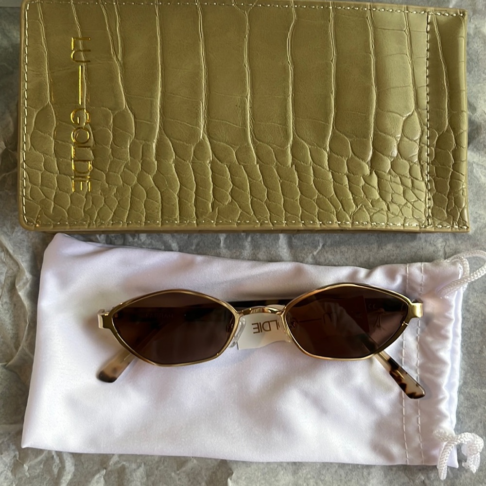 Lu Goldie Farrah Sunglasses in Tortoise